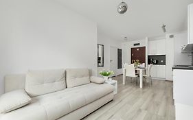 Funkcjonalne i Komfortowe Apartamenty Sun Seasons 24 w Kołobrzegu by Noclegi Renters